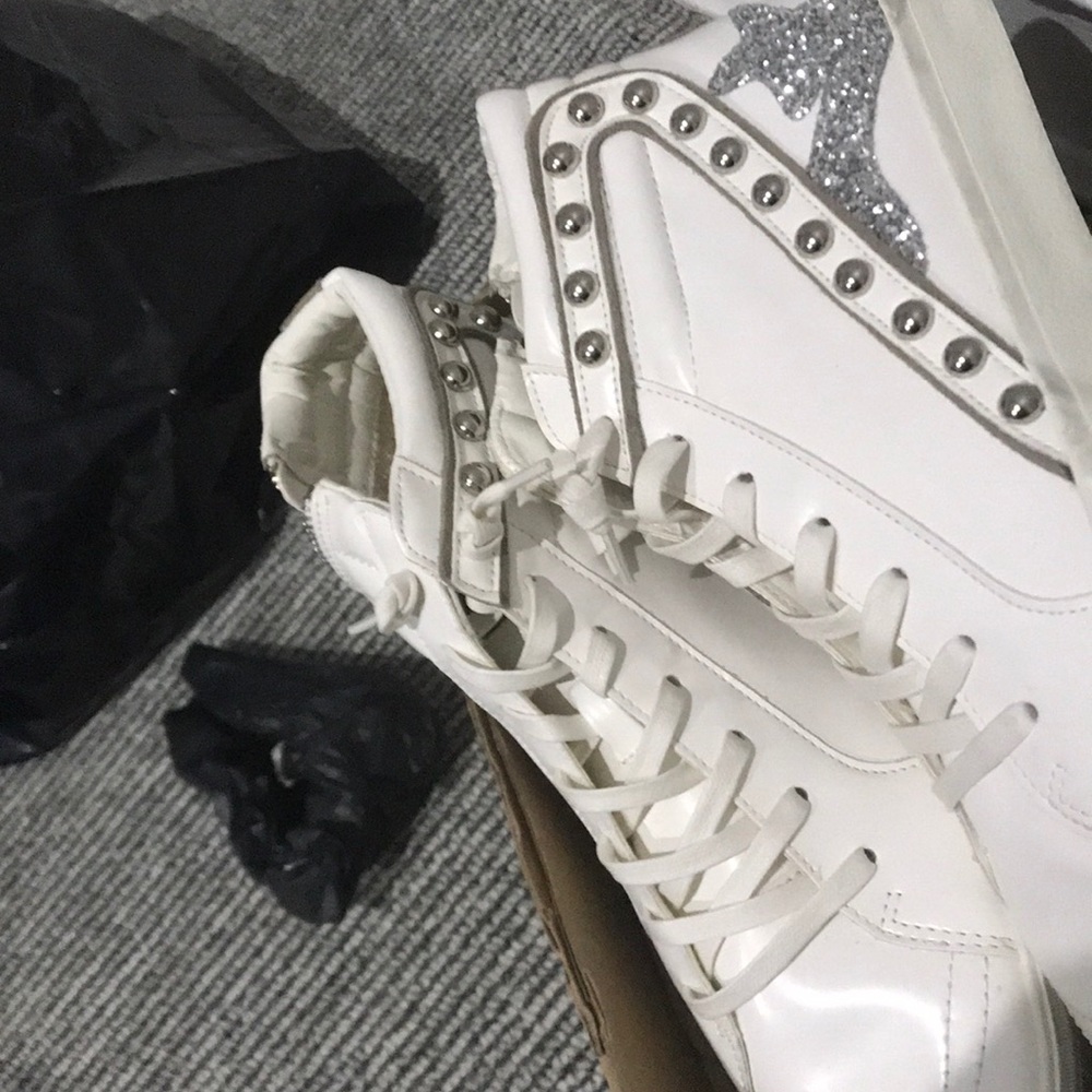 VH shoes